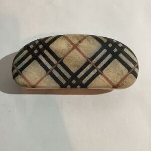 Burberry Original Clamshell Sunglasses Case,iconic vintage signature plaid print